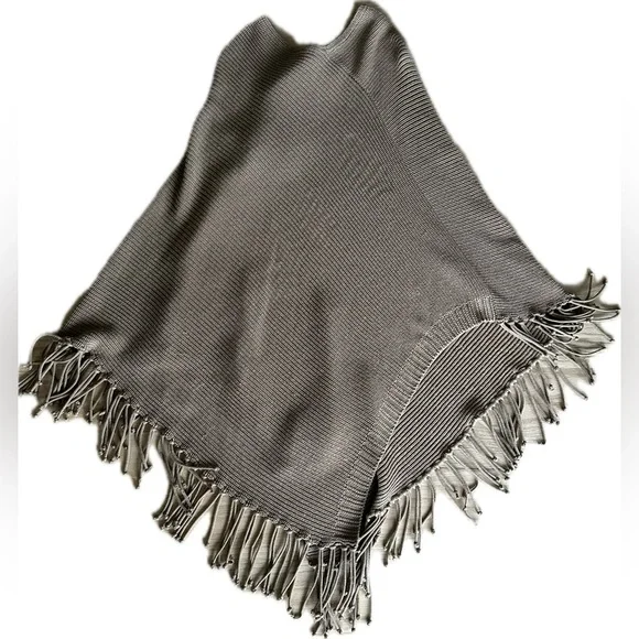 BCBGMaxazria Tan Camel Brown Knitted Fringe Asymmetrical Western Poncho - Picture 3 of 5